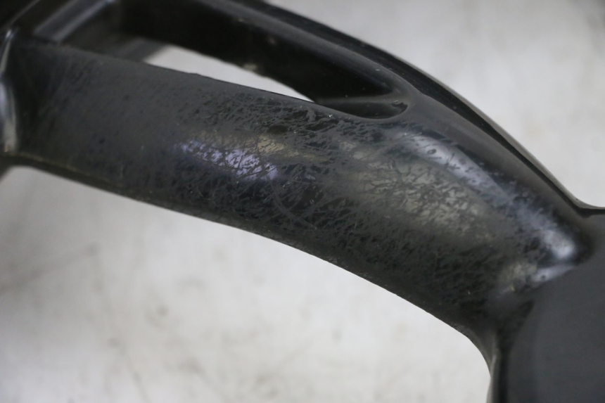 photo de ARO DIANTEIRO E PNEU PEUGEOT TWEET PRO EFI 4T 50 (2021 - 2022) - Pontos de fixação