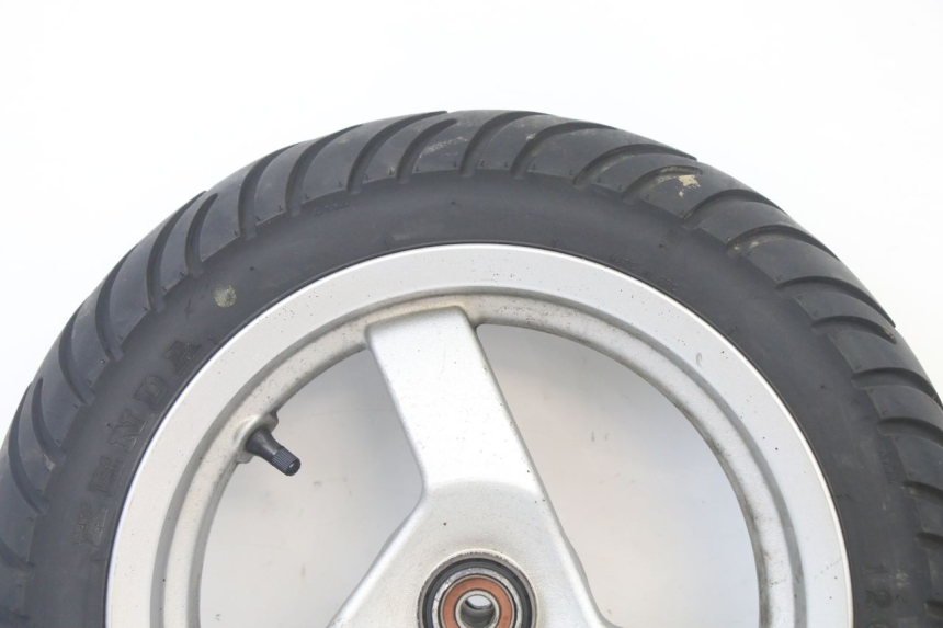 photo de ARO DIANTEIRO E PNEU PEUGEOT VIVACITY NEW 2T 50 (2008 - 2017) - Zoom do estado de desgaste