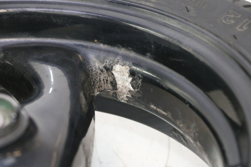 photo de ARO DIANTEIRO E PNEU PEUGEOT VIVACITY 50 (1998 - 2003) - Pontos de fixação