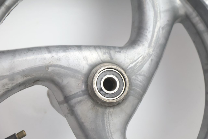 photo de ARO DIANTEIRO E PNEU PEUGEOT VIVACITY 50 (2004 - 2009) - Outro ângulo de visão