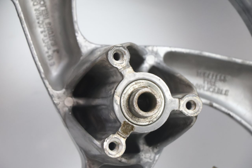 photo de ARO DIANTEIRO E PNEU PEUGEOT VIVACITY 50 (2004 - 2009) - Peça verificada