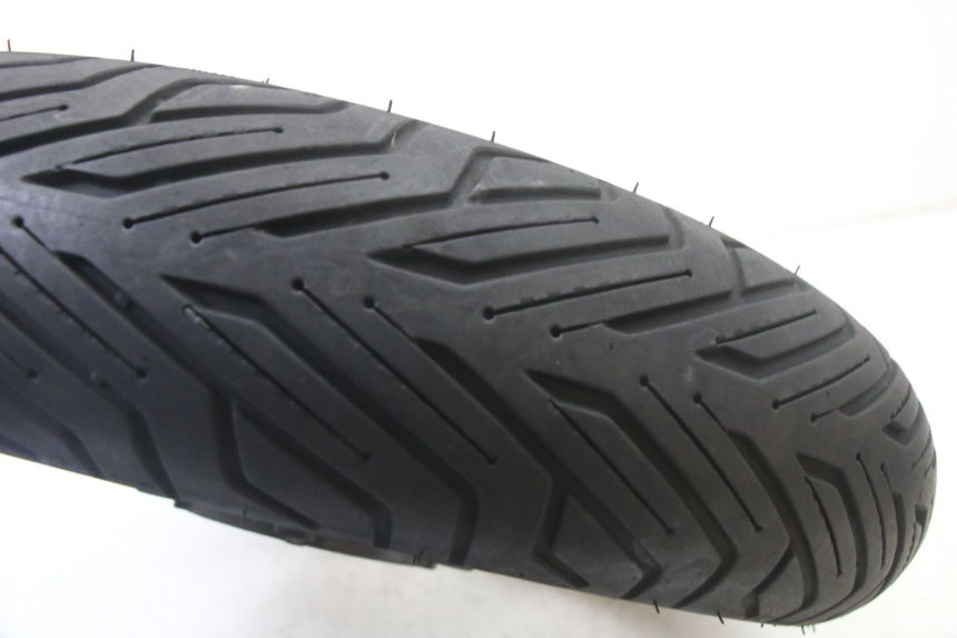 photo de ARO DIANTEIRO E PNEU YAMAHA X-MAX XMAX 125 (2010 - 2013) - Vista de perto