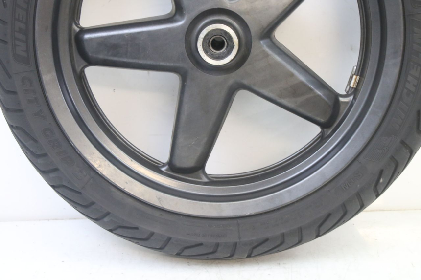 photo de ARO DIANTEIRO E PNEU YAMAHA X-MAX XMAX 125 (2010 - 2013) - Outro ângulo de visão