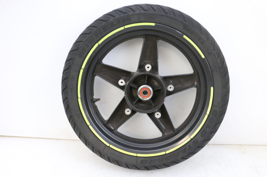 photo de ARO DIANTEIRO E PNEU YAMAHA XMAX X-MAX 125 (2006 - 2009) - Detalhe da peça