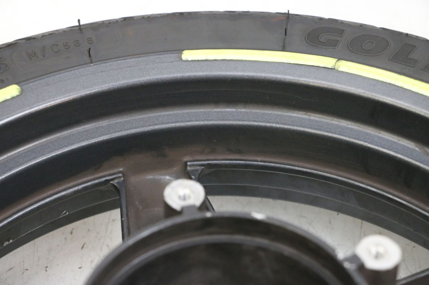 photo de ARO DIANTEIRO E PNEU YAMAHA XMAX X-MAX 125 (2006 - 2009) - Pontos de fixação