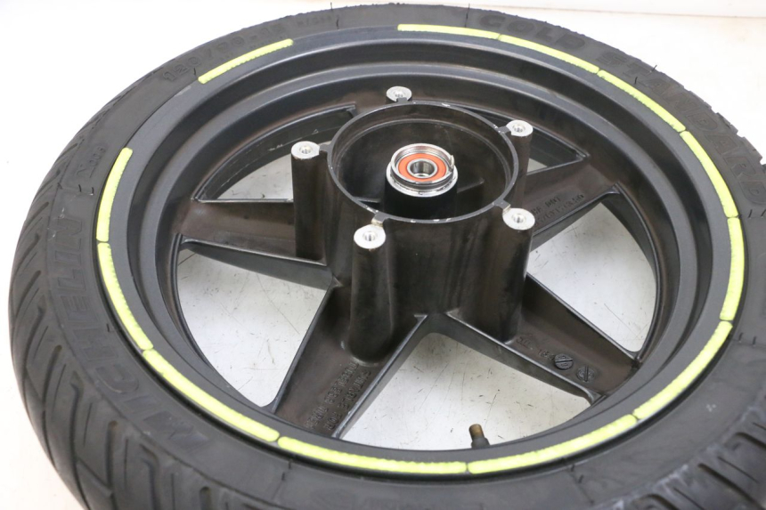 photo de ARO DIANTEIRO E PNEU YAMAHA XMAX X-MAX 125 (2006 - 2009) - Estado da superfície