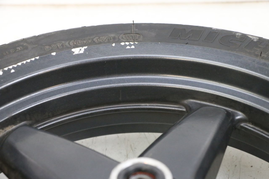 photo de ARO DIANTEIRO E PNEU YAMAHA XMAX X-MAX 125 (2006 - 2009) - Marcações e referências