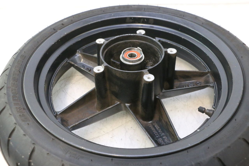 photo de ARO DIANTEIRO E PNEU YAMAHA XMAX X-MAX 125 (2006 - 2009) - Zoom do estado de desgaste