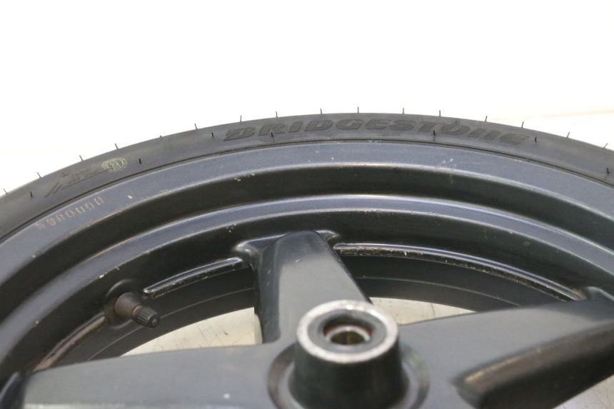 photo de ARO DIANTEIRO E PNEU YAMAHA XMAX X-MAX 125 (2006 - 2009) - Pontos de fixação