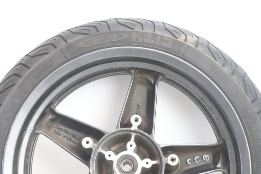 photo de ARO DIANTEIRO E PNEU YAMAHA X-MAX XMAX 125 (2010 - 2013) - Detalhes característicos