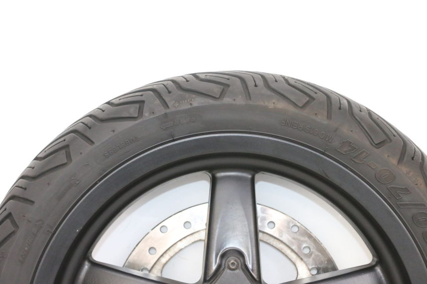 photo de ARO DIANTEIRO E PNEU PIAGGIO XEVO - X EVO 125 (2007 - 2017) - Detalhes característicos