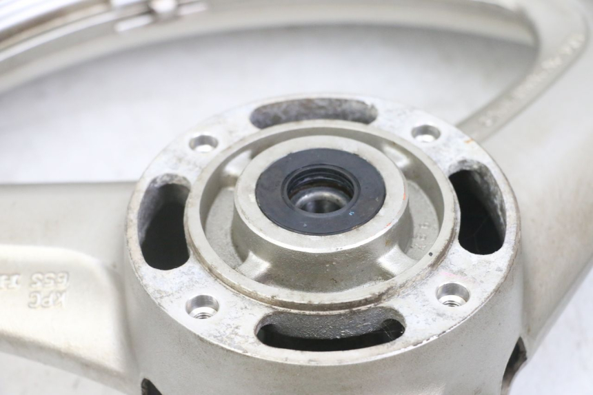 photo de ARO DIANTEIRO E PNEU HONDA XLV VARADERO 125 (2000 - 2006) - Peça verificada