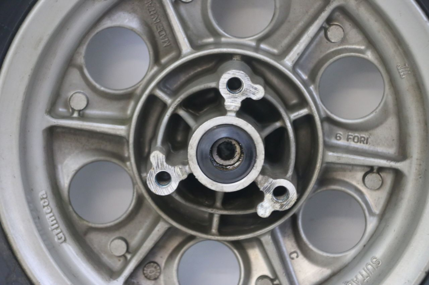 photo de ARO DIANTEIRO E PNEU YAMAHA BW'S NG NEXT GENERATION 50 (1996 - 2003) - Detalhes característicos
