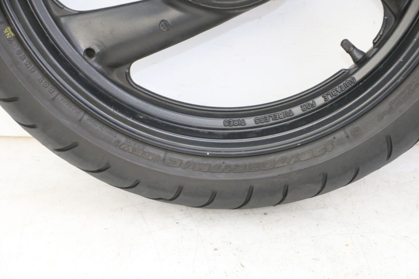 photo de ARO DIANTEIRO E PNEU YAMAHA FZS FAZER 600 (2001 - 2003) - Detalhes característicos