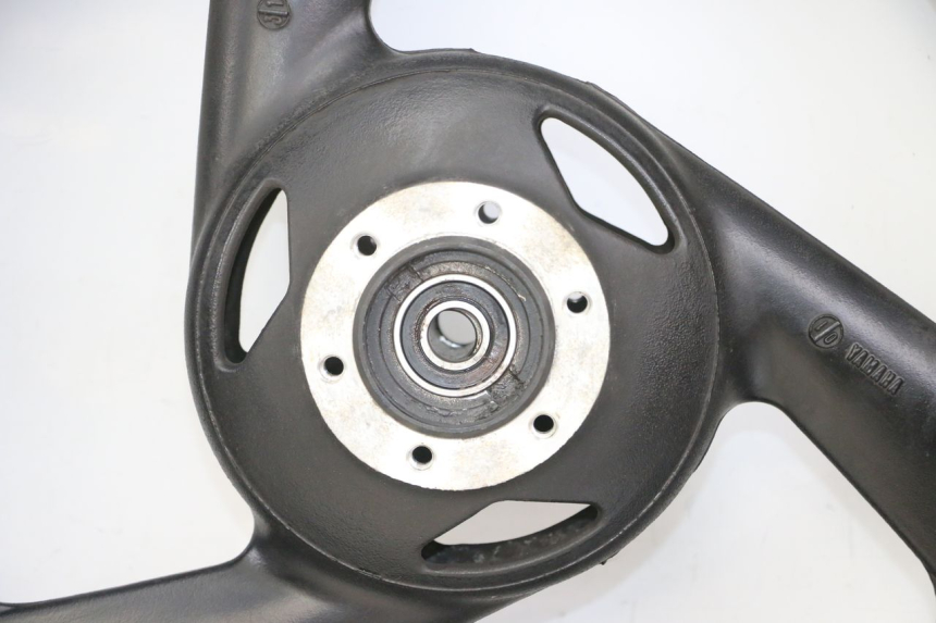 photo de ARO DIANTEIRO E PNEU YAMAHA FZS FAZER 600 (2001 - 2003) - Vista de perto
