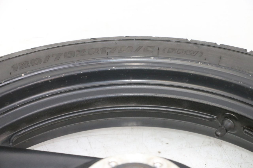 photo de ARO DIANTEIRO E PNEU YAMAHA FZS FAZER 600 (2001 - 2003) - Pontos de fixação