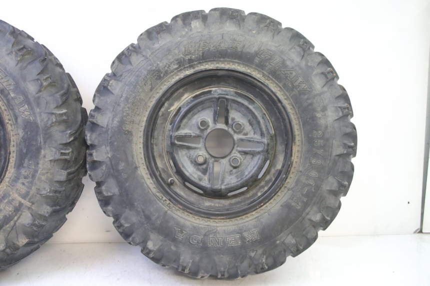 photo de ARO DIANTEIRO E PNEU YAMAHA YFM BRUIN 350 (2003 - 2009) - Peça verificada