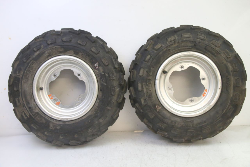 photo de ARO DIANTEIRO E PNEU YAMAHA YFM R RAPTOR 250 (2008 - 2014) - Vista principal