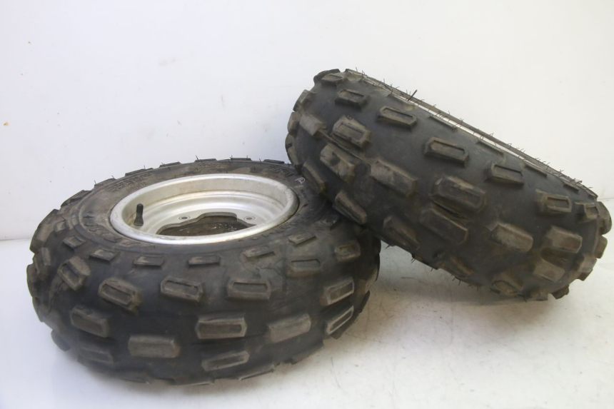 photo de ARO DIANTEIRO E PNEU YAMAHA YFM R RAPTOR 250 (2008 - 2014) - Estado da superfície