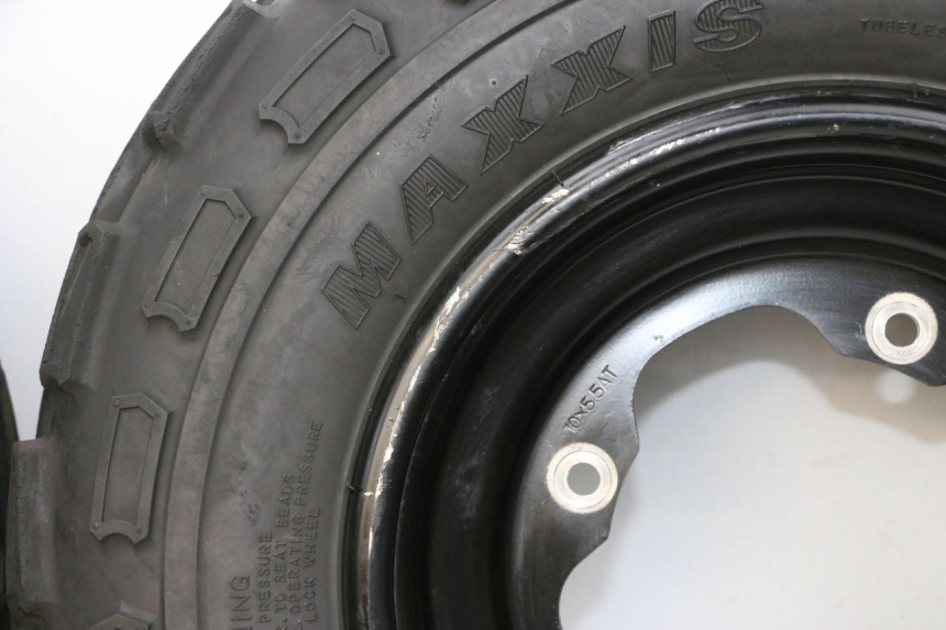photo de ARO DIANTEIRO E PNEU YAMAHA YFM R RAPTOR 250 (2008 - 2014) - Detalhes característicos