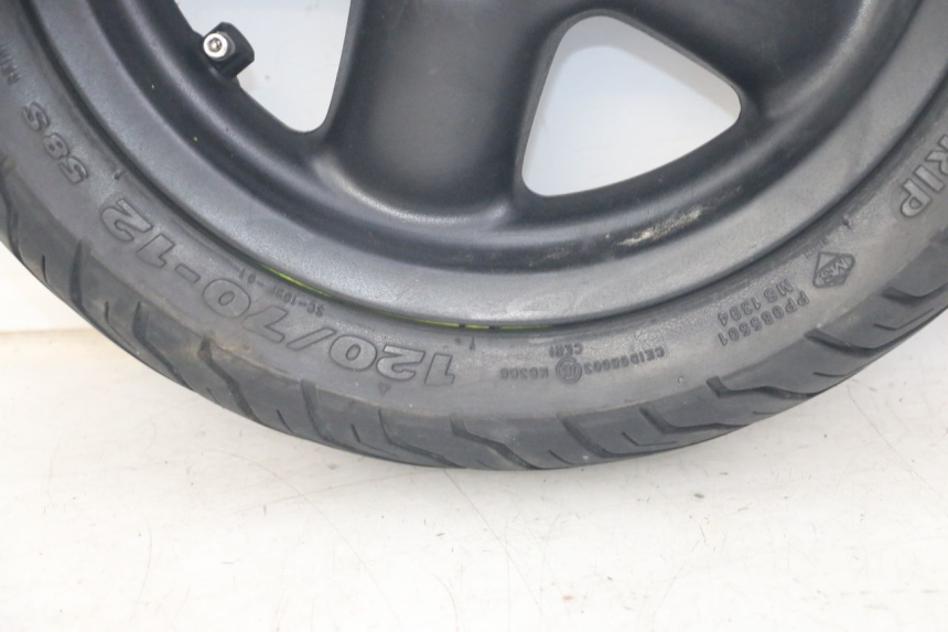 photo de ARO DIANTEIRO E PNEU YAMAHA YP MAJESTY 125 (2002 - 2006) - Vista de perto