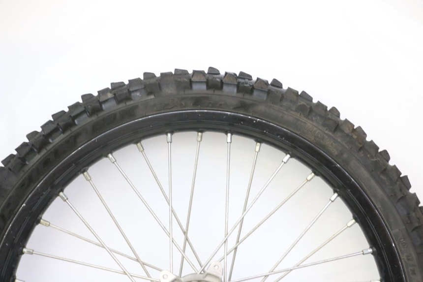 photo de ARO DIANTEIRO E PNEU YAMAHA YZ-F YZF 250 (2014 - 2018) - Vista de perto