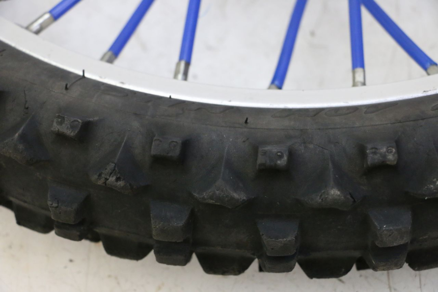 photo de ARO DIANTEIRO E PNEU YAMAHA YZ 85 (2002 - 2018) - Detalhes característicos