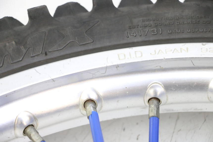 photo de ARO DIANTEIRO E PNEU YAMAHA YZ 85 (2002 - 2018) - Zoom do estado de desgaste