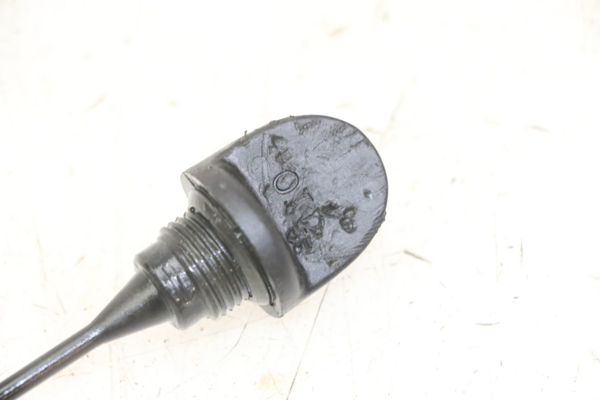photo de MEDIDOR DE ÓLEO DO MOTOR PEUGEOT SATELIS 125 (2013 - 2018) - Zoom do estado de desgaste