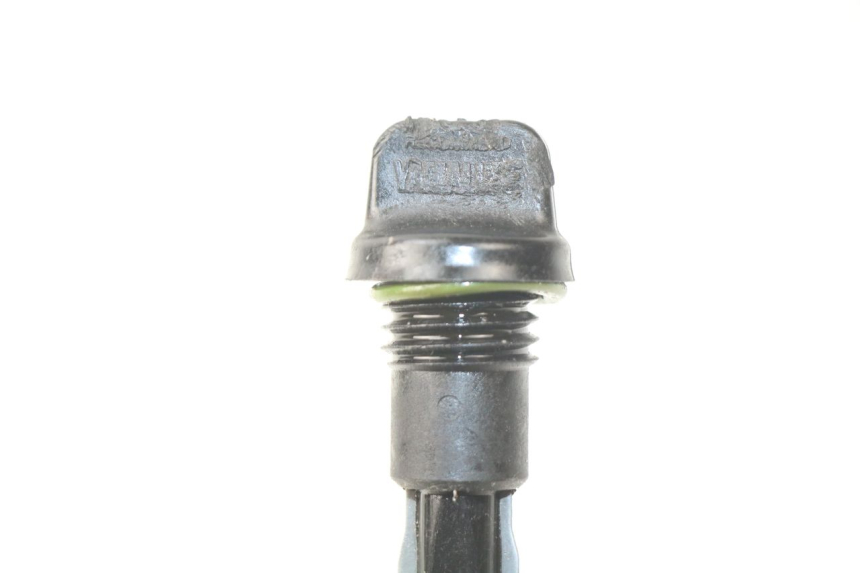 photo de MEDIDOR DE ÓLEO DO MOTOR YAMAHA TDM ABS 900 (2002 - 2014) - Detalhe da peça