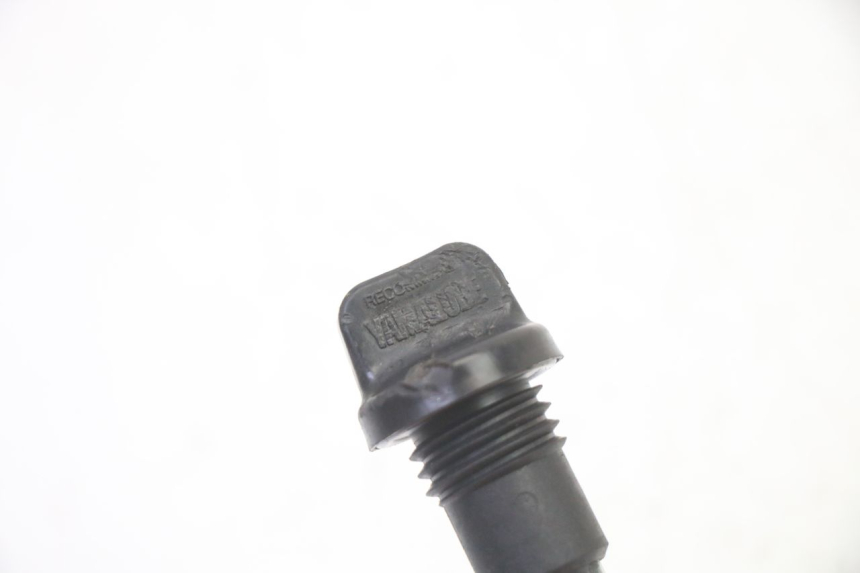 photo de MEDIDOR DE ÓLEO DO MOTOR YAMAHA TDM ABS 900 (2002 - 2014) - Detalhe da peça