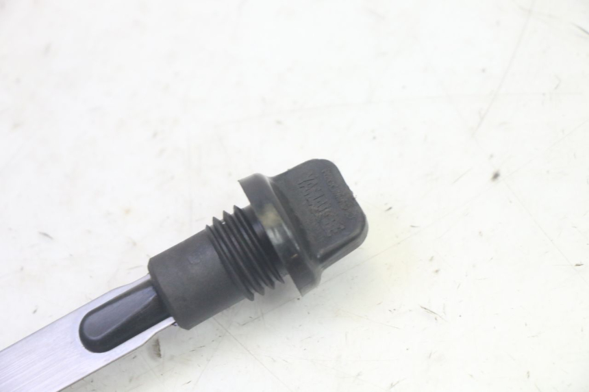 photo de MEDIDOR DE ÓLEO DO MOTOR YAMAHA TDM ABS 900 (2002 - 2014) - Detalhe da peça