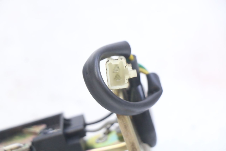 photo de MEDIDOR DE COMBUSTÍVEL DO TANQUE SYM CROX 4T 50 (2016 - 2023) - Zoom do estado de desgaste