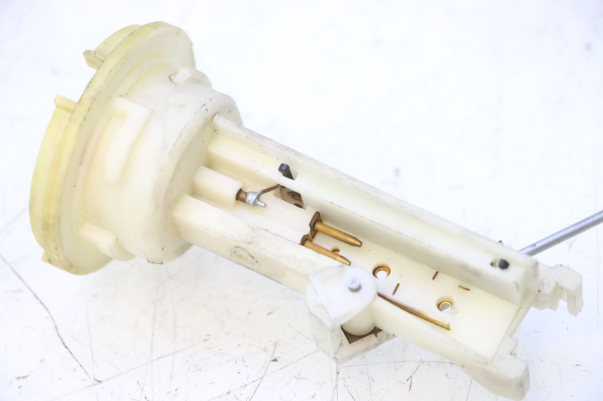 photo de MEDIDOR DE COMBUSTÍVEL DO TANQUE PEUGEOT ELYSTAR 50 (2002 - 2014) - Zoom do estado de desgaste