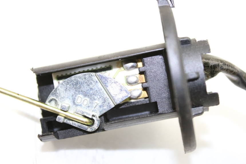 photo de MEDIDOR DE COMBUSTÍVEL DO TANQUE JM MOTORS EVOLIS 4T 50 (2018 - 2022) - Pontos de fixação