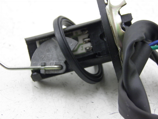 photo de MEDIDOR DE COMBUSTÍVEL DO TANQUE JM MOTOR JULIA 50 (2010 - 2014) - Pontos de fixação