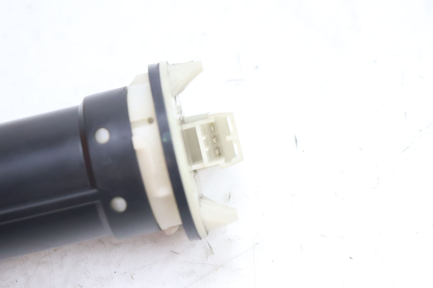 photo de MEDIDOR DE COMBUSTÍVEL DO TANQUE PIAGGIO LIBERTY 125 (1998 - 2008) - Detalhe da peça
