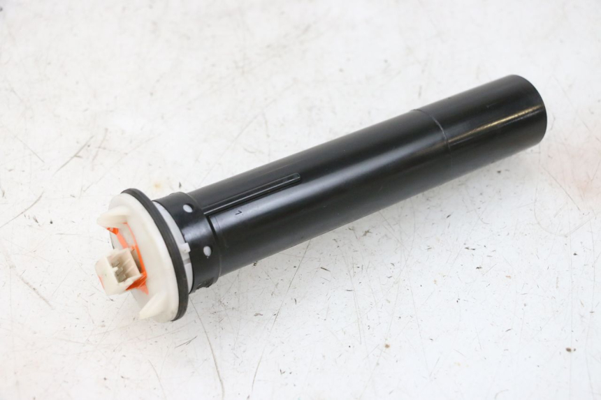 photo de MEDIDOR DE COMBUSTÍVEL DO TANQUE PIAGGIO MP3 HPE 300 (2019 - 2026) - Zoom do estado de desgaste
