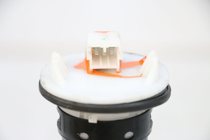 photo de MEDIDOR DE COMBUSTÍVEL DO TANQUE PIAGGIO MP3 HPE 300 (2019 - 2026) - Pontos de fixação