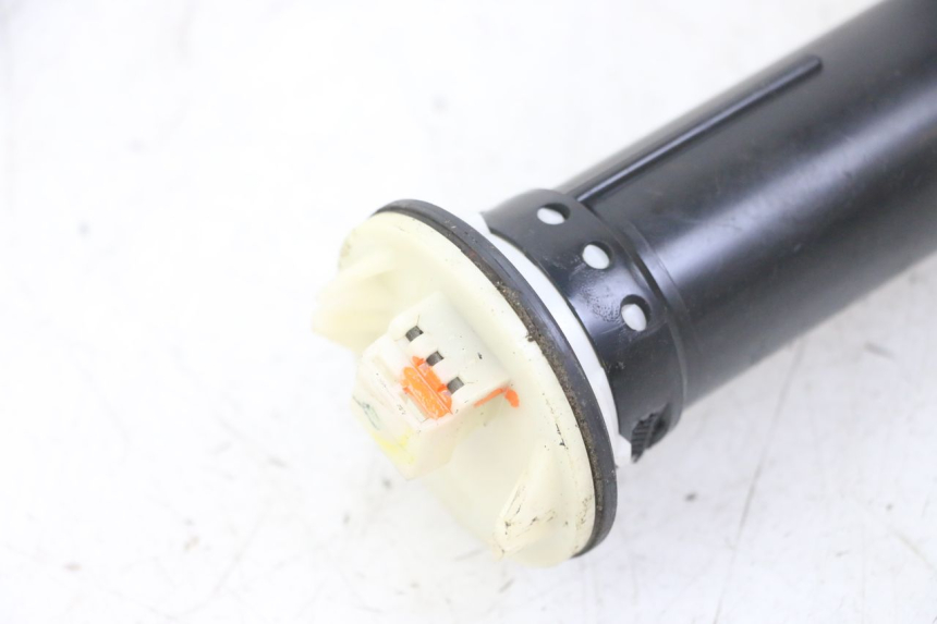 photo de MEDIDOR DE COMBUSTÍVEL DO TANQUE PIAGGIO MP3 LT 400 (2007 - 2012) - Outro ângulo de visão