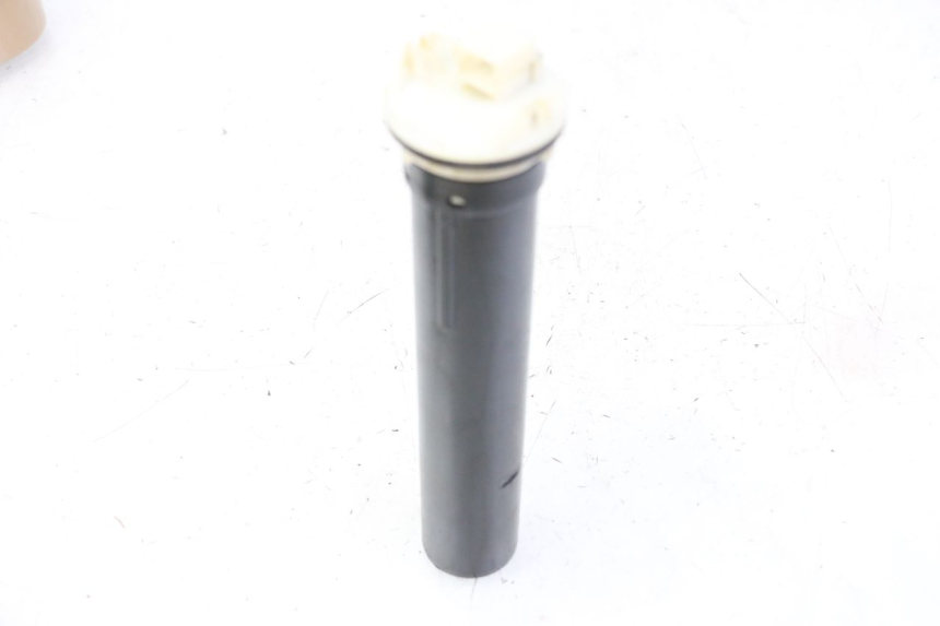 photo de MEDIDOR DE COMBUSTÍVEL DO TANQUE PIAGGIO VESPA GRANTURISMO 200 (2004 - 2005) - Zoom do estado de desgaste