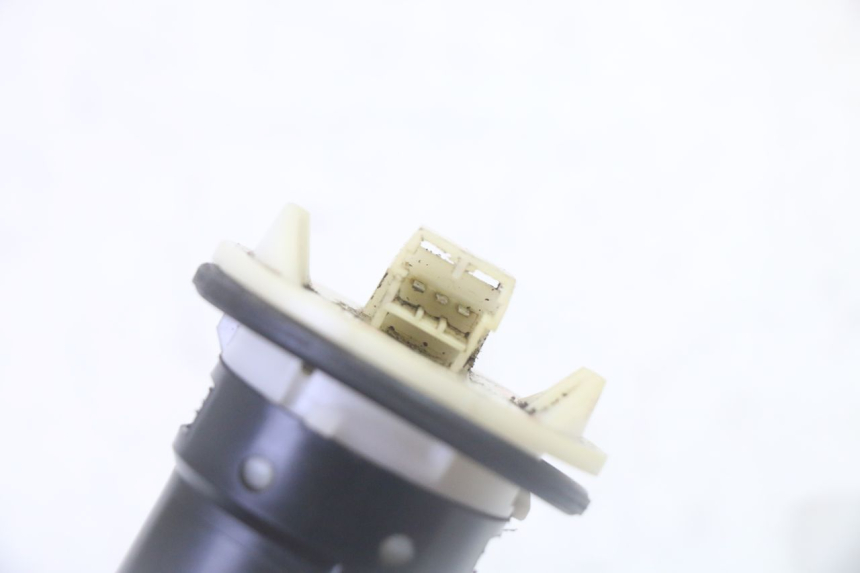 photo de MEDIDOR DE COMBUSTÍVEL DO TANQUE GILERA RUNNER SP 50 (2009 - 2017) - Zoom do estado de desgaste