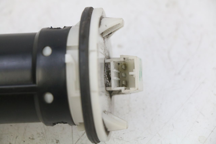 photo de MEDIDOR DE COMBUSTÍVEL DO TANQUE PIAGGIO VESPA LX 2T 50 (2005 - 2013) - Outro ângulo de visão