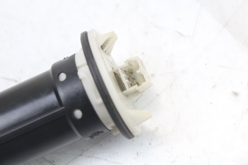 photo de MEDIDOR DE COMBUSTÍVEL DO TANQUE PIAGGIO VESPA LX 2T 50 (2005 - 2013) - Zoom do estado de desgaste