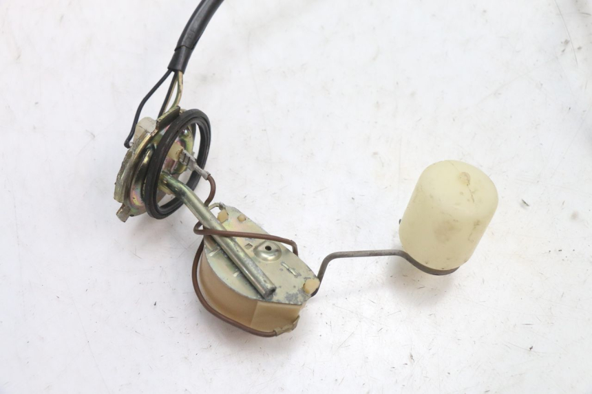 photo de MEDIDOR DO TANQUE DE COMBUSTÍVEL PIAGGIO VESPA PK FL 2T 50 (1990 - 1996) - Detalhe da peça