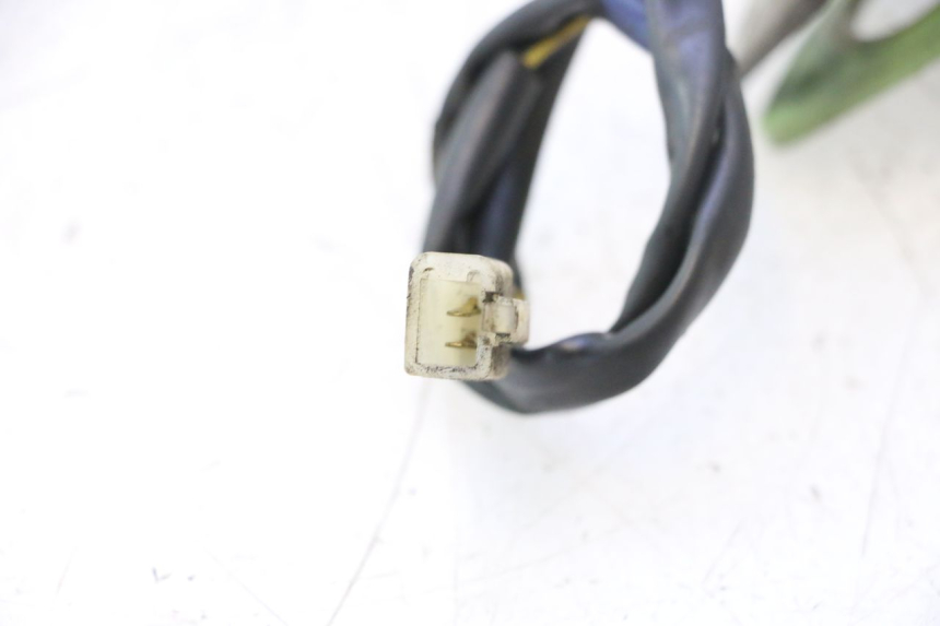 photo de MEDIDOR DE COMBUSTÍVEL DO TANQUE PIAGGIO VESPA PRIMAVERA 2T 50 (2013 - 2018) - Pontos de fixação