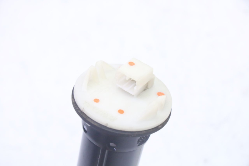 photo de MEDIDOR DE COMBUSTÍVEL DO TANQUE PIAGGIO VESPA S 2T 50 (2007 - 2014) - Zoom do estado de desgaste