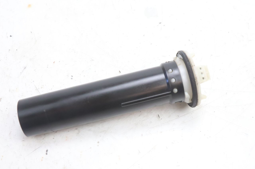 photo de MEDIDOR DE COMBUSTÍVEL DO TANQUE PIAGGIO VESPA S 2T 50 (2007 - 2014) - Outro ângulo de visão