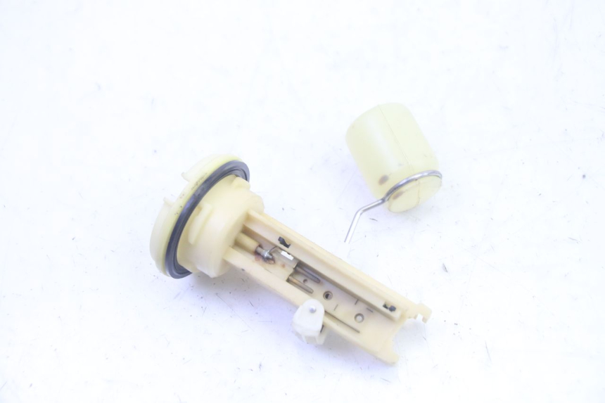 photo de MEDIDOR DE COMBUSTÍVEL DO TANQUE PEUGEOT VIVACITY 100 (1999 - 2008) - Zoom do estado de desgaste