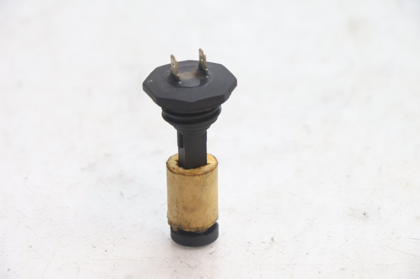photo de MEDIDOR DE COMBUSTÍVEL DO TANQUE PIAGGIO ZIP 2T 50 (2009 - 2019) - Zoom do estado de desgaste